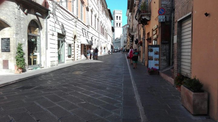 Assisi, nuovi orari per l'accesso al centro storico: tutte le novità - Umbriadomani