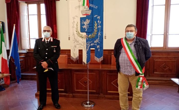 Sigillo, il sindaco Fugnanesi riceve il nuovo Comandante dei Carabinieri Gian Piero Fusi