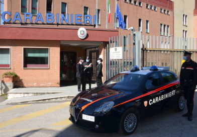 Perugia, spaccia davanti alla figlia all’uscita da scuola: arrestato 46enne in via Birago